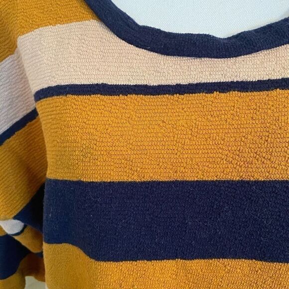 BDG Urban Outfitters, small oversized fall sweater - Picture 3 of 10